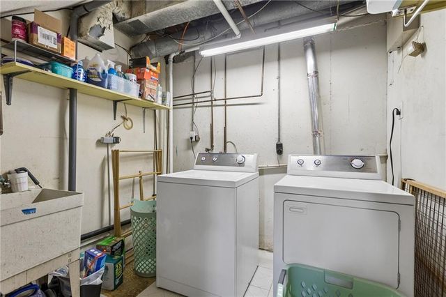 8741 Riggs Circle, Overland Park, KS 66212