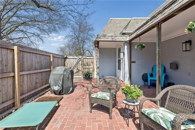 8741 Riggs Circle, Overland Park, KS 66212