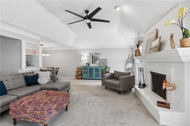 8741 Riggs Circle, Overland Park, KS 66212