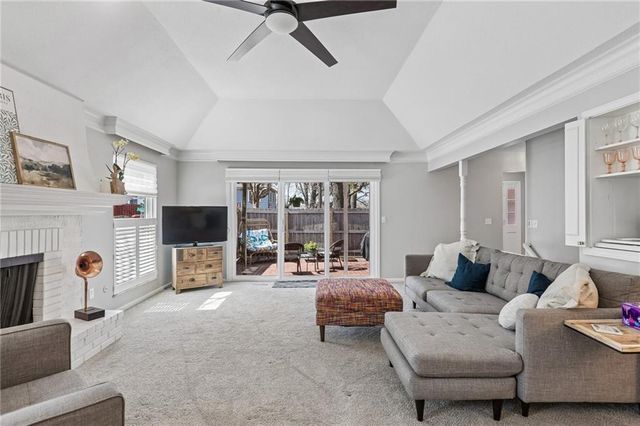 8741 Riggs Circle, Overland Park, KS 66212