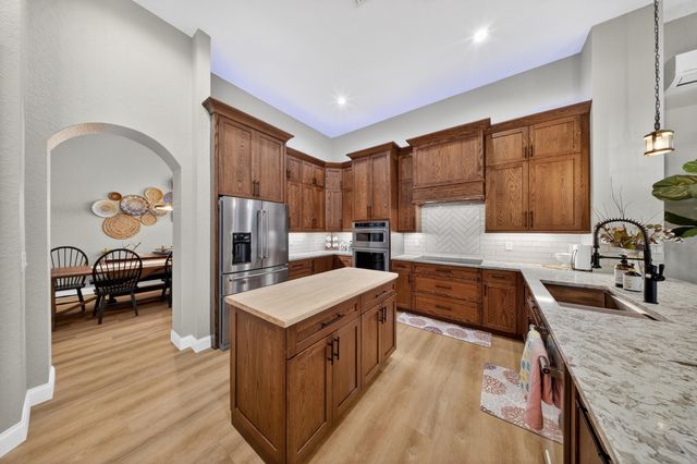 523 SW Squire Johns Lane, Palm City, FL 34990