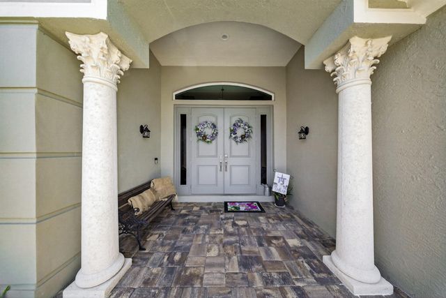 523 SW Squire Johns Lane, Palm City, FL 34990