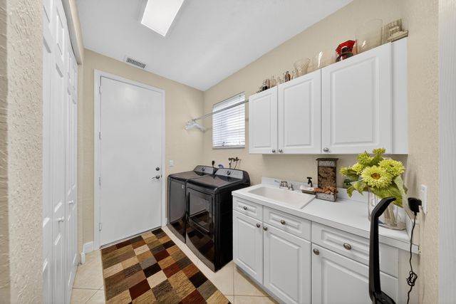 523 SW Squire Johns Lane, Palm City, FL 34990