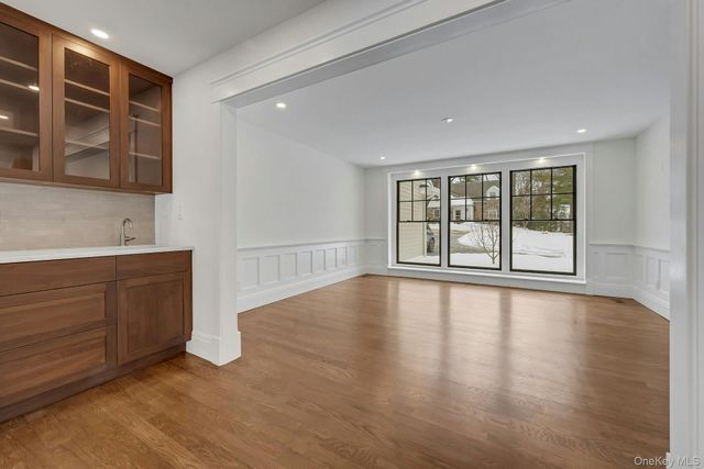 32 Sycamore Road, Scarsdale, NY 10583