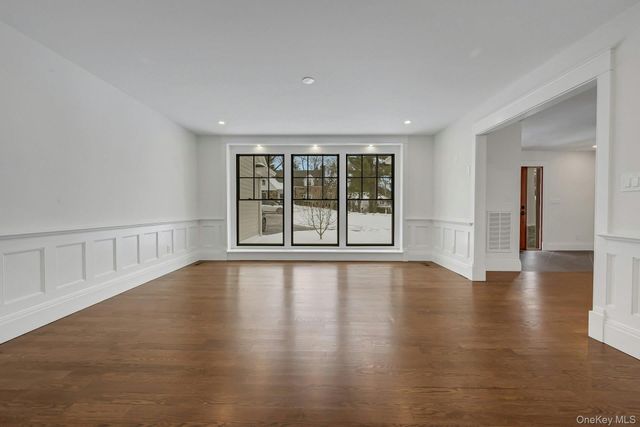 32 Sycamore Road, Scarsdale, NY 10583