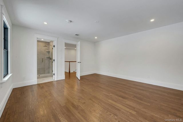 32 Sycamore Road, Scarsdale, NY 10583