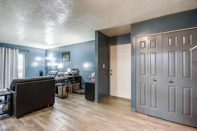 3504 Lodge Ln APT 132, Louisville, KY 40218