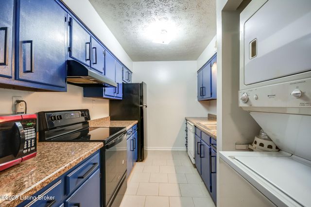 3504 Lodge Ln APT 132, Louisville, KY 40218