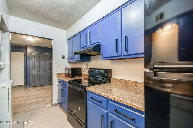 3504 Lodge Ln APT 132, Louisville, KY 40218