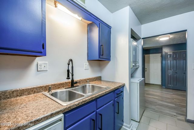 3504 Lodge Ln APT 132, Louisville, KY 40218