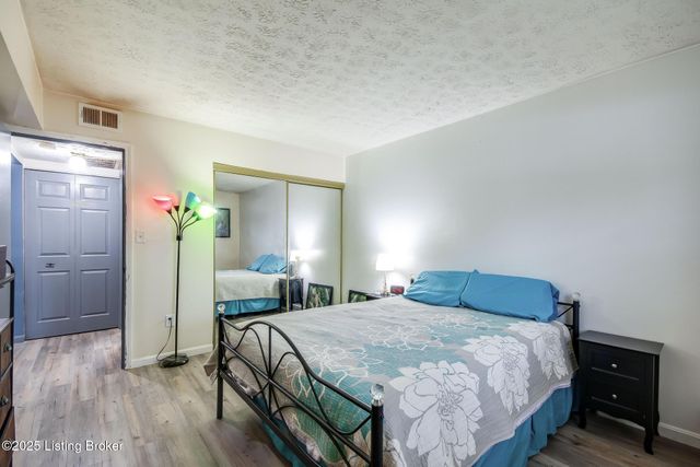 3504 Lodge Ln APT 132, Louisville, KY 40218