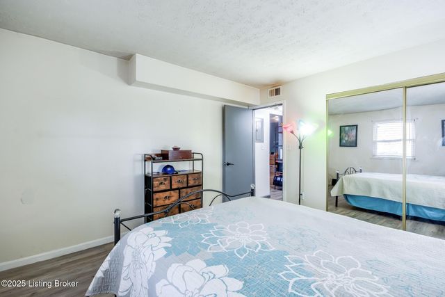 3504 Lodge Ln APT 132, Louisville, KY 40218