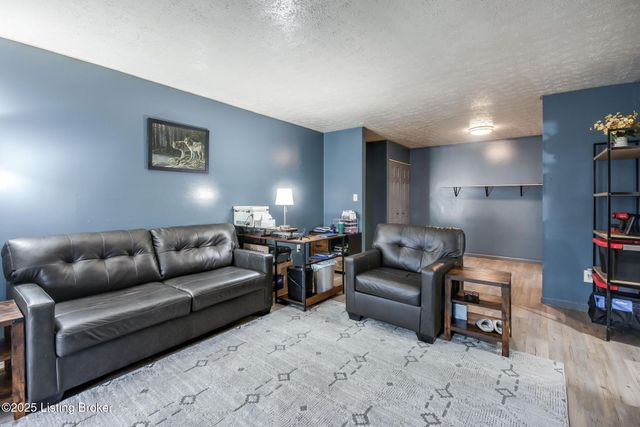 3504 Lodge Ln APT 132, Louisville, KY 40218