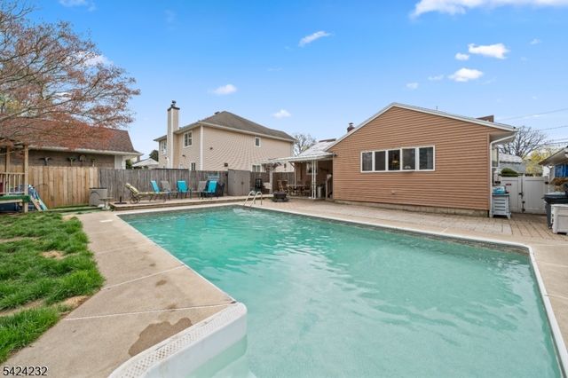 44 Scott Ter, Clifton City, NJ 07013