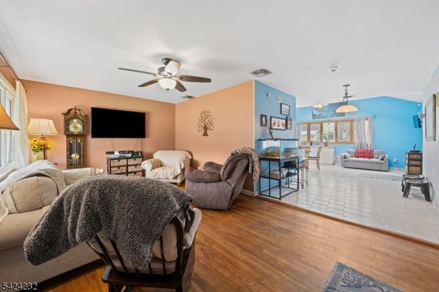 44 Scott Ter, Clifton City, NJ 07013