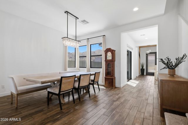 822 E HOPI Trail, Phoenix, AZ 85042