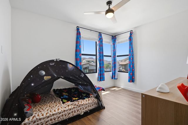 822 E HOPI Trail, Phoenix, AZ 85042