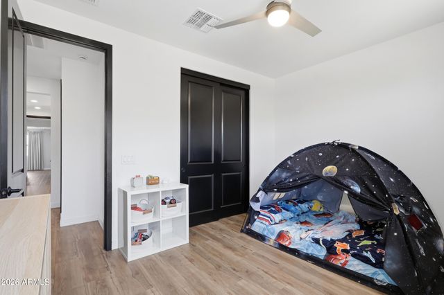 822 E HOPI Trail, Phoenix, AZ 85042