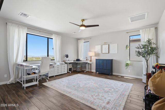 822 E HOPI Trail, Phoenix, AZ 85042
