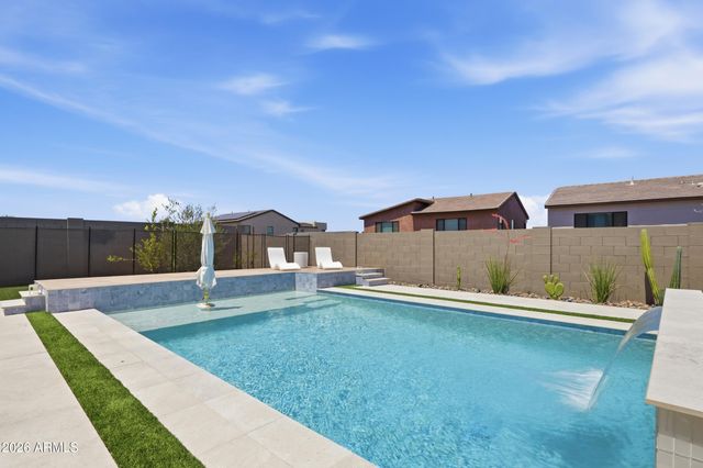 822 E HOPI Trail, Phoenix, AZ 85042