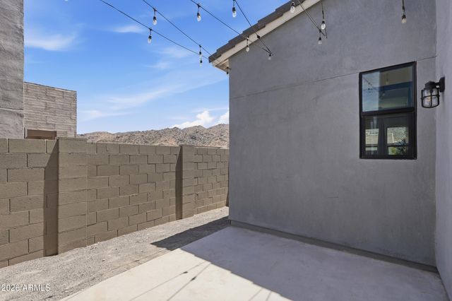 822 E HOPI Trail, Phoenix, AZ 85042