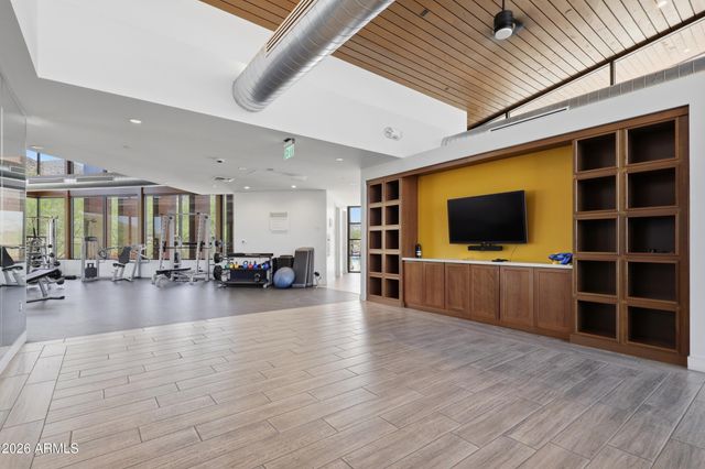 822 E HOPI Trail, Phoenix, AZ 85042