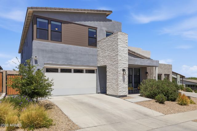 822 E HOPI Trail, Phoenix, AZ 85042