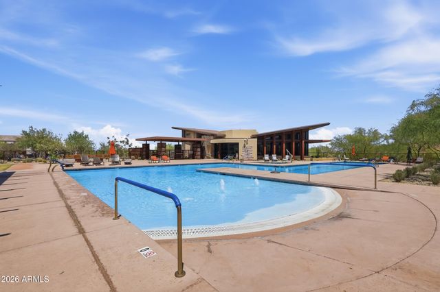 822 E HOPI Trail, Phoenix, AZ 85042