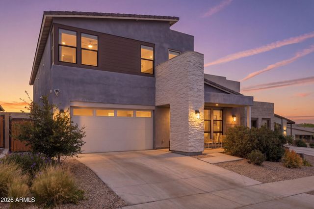 822 E HOPI Trail, Phoenix, AZ 85042