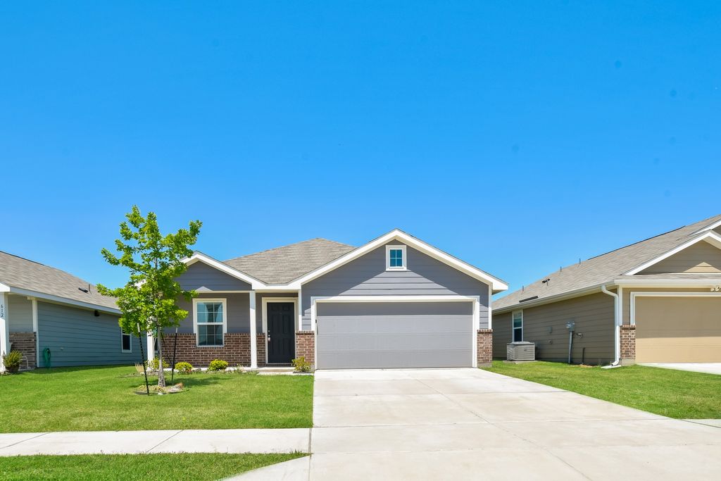 608 Autumnwood Way, Princeton, TX 75407
