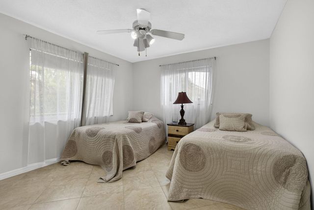 59 Plymouth G, West Palm Beach, FL 33417