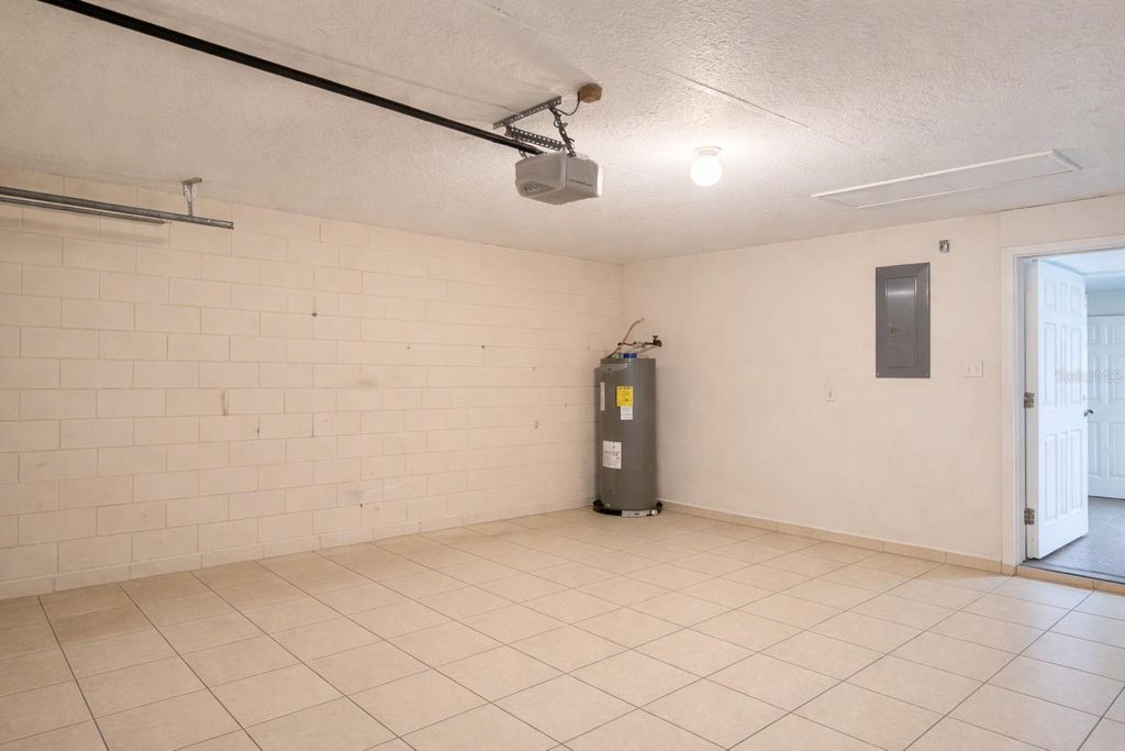 Image 22 of property listing at 1901 ASHLEY OAKS COURT, St Cloud, FL 34771