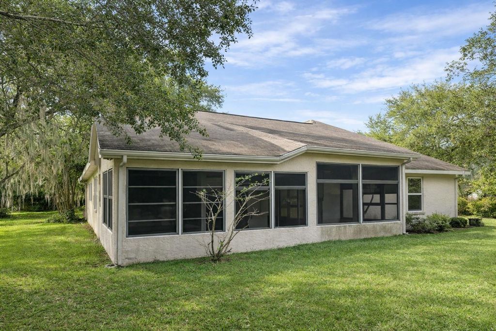 Image 5 of property listing at 1901 ASHLEY OAKS COURT, St Cloud, FL 34771