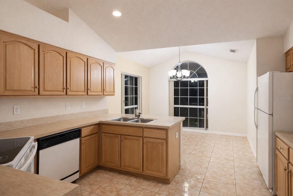 Image 8 of property listing at 1901 ASHLEY OAKS COURT, St Cloud, FL 34771