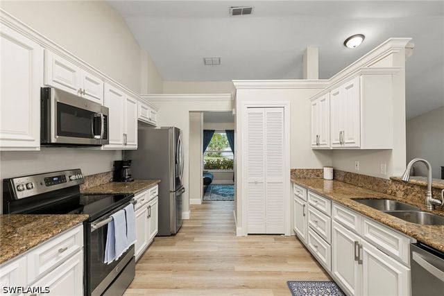 159 Plantation CIR, Naples, FL 34104