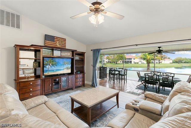 159 Plantation CIR, Naples, FL 34104