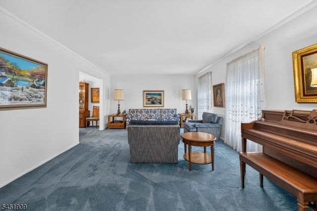 48 Sherbrooke Dr, Florham Park Boro, NJ 07932