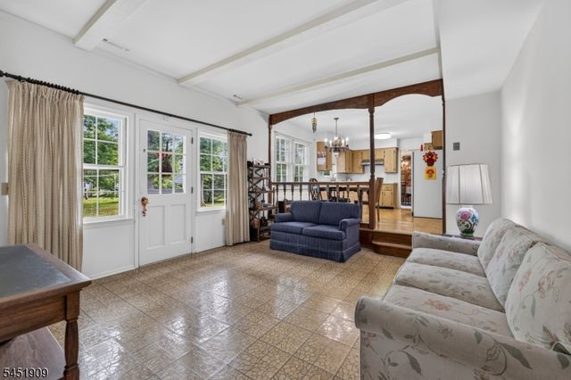48 Sherbrooke Dr, Florham Park Boro, NJ 07932