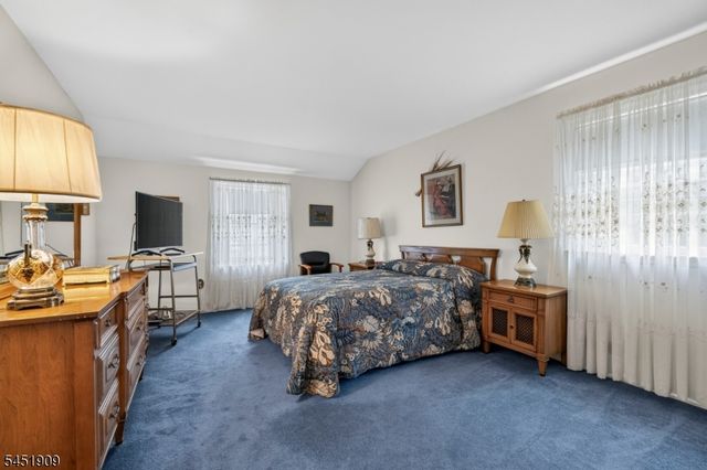 48 Sherbrooke Dr, Florham Park Boro, NJ 07932