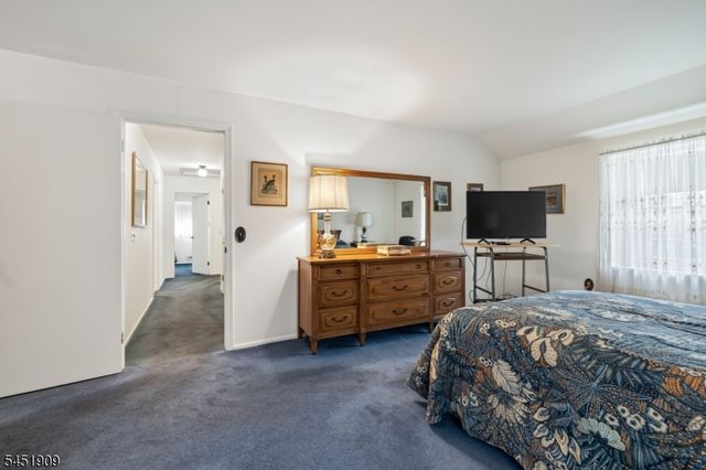 48 Sherbrooke Dr, Florham Park Boro, NJ 07932