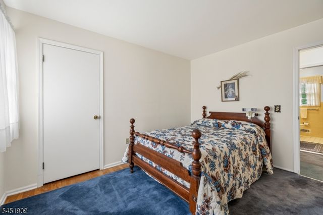 48 Sherbrooke Dr, Florham Park Boro, NJ 07932