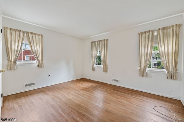 48 Sherbrooke Dr, Florham Park Boro, NJ 07932