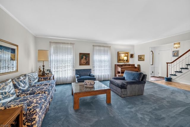 48 Sherbrooke Dr, Florham Park Boro, NJ 07932