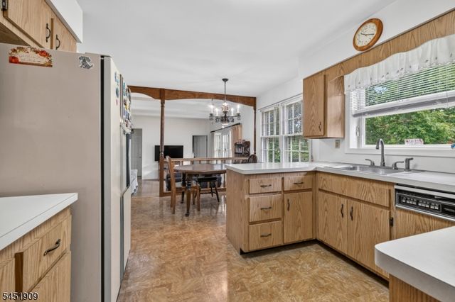 48 Sherbrooke Dr, Florham Park Boro, NJ 07932