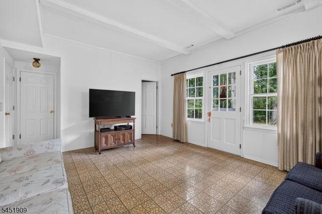 48 Sherbrooke Dr, Florham Park Boro, NJ 07932