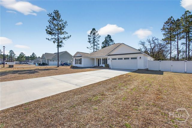 303 Tallulah Bend, Ellabell, GA 31308