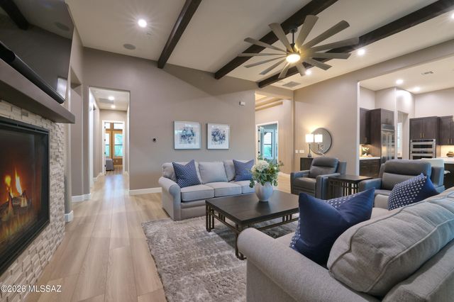 420 W Echo Point Place, Oro Valley, AZ 85755