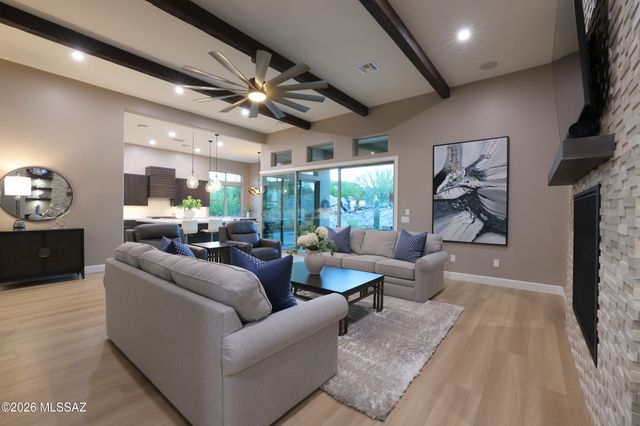 420 W Echo Point Place, Oro Valley, AZ 85755
