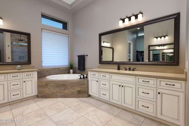 420 W Echo Point Place, Oro Valley, AZ 85755
