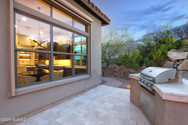 420 W Echo Point Place, Oro Valley, AZ 85755